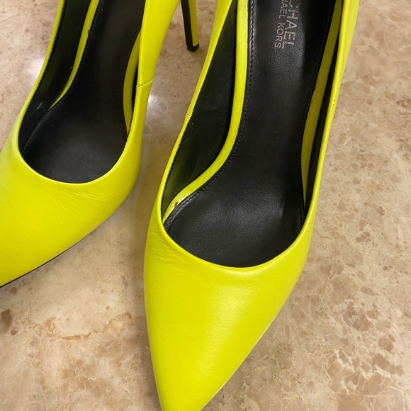 Michael Kors Claire Pump - Neon Yellow 37 - Picture 9 of 14